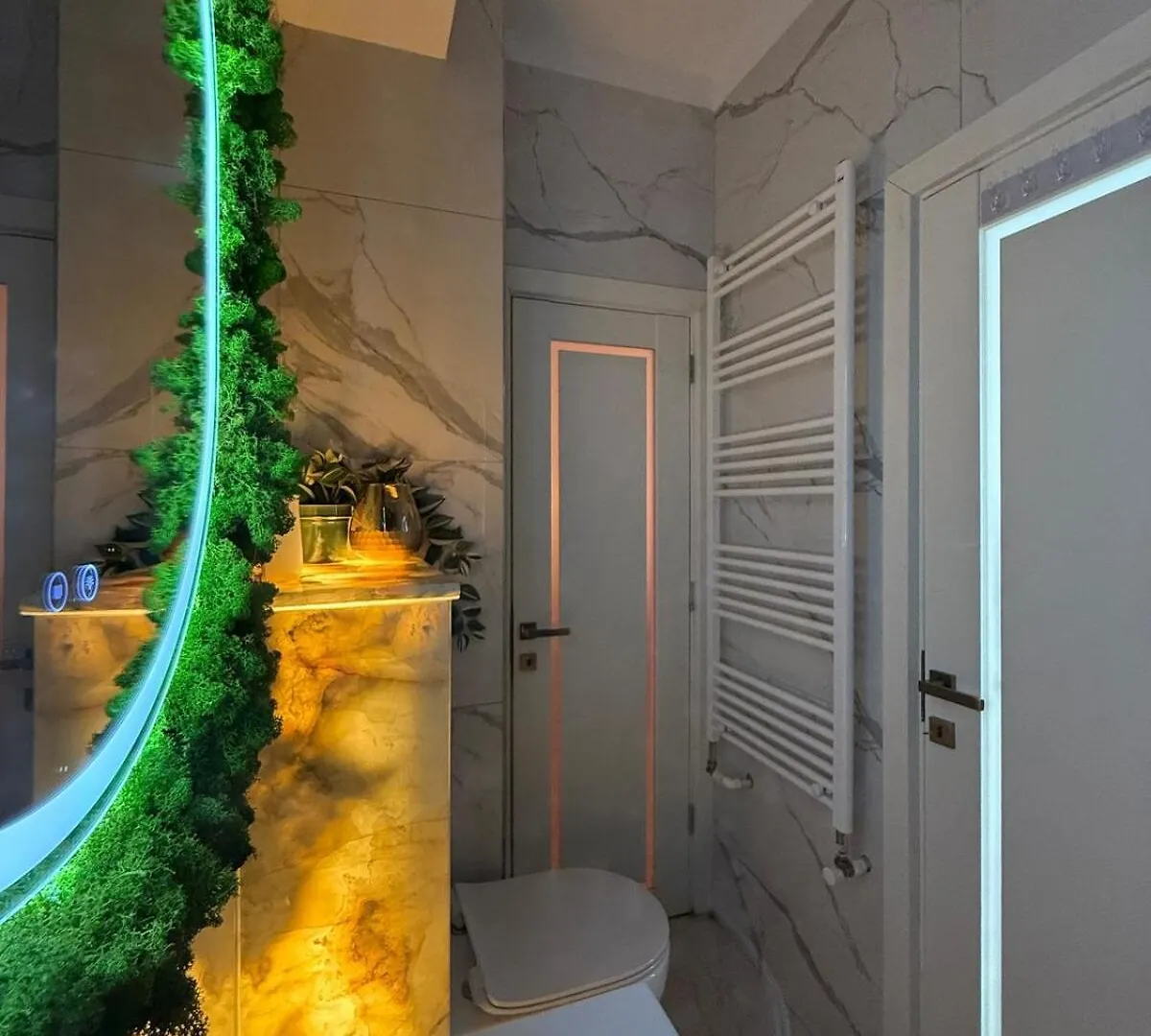 Luxury Oldtown Bucharest Apartment 0*,