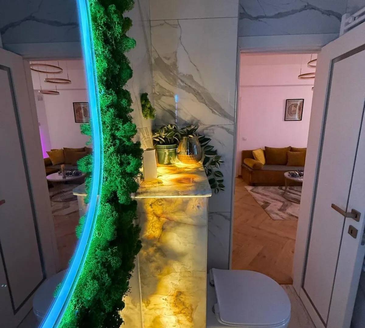 Luxury Oldtown Bucharest Apartment 0*,