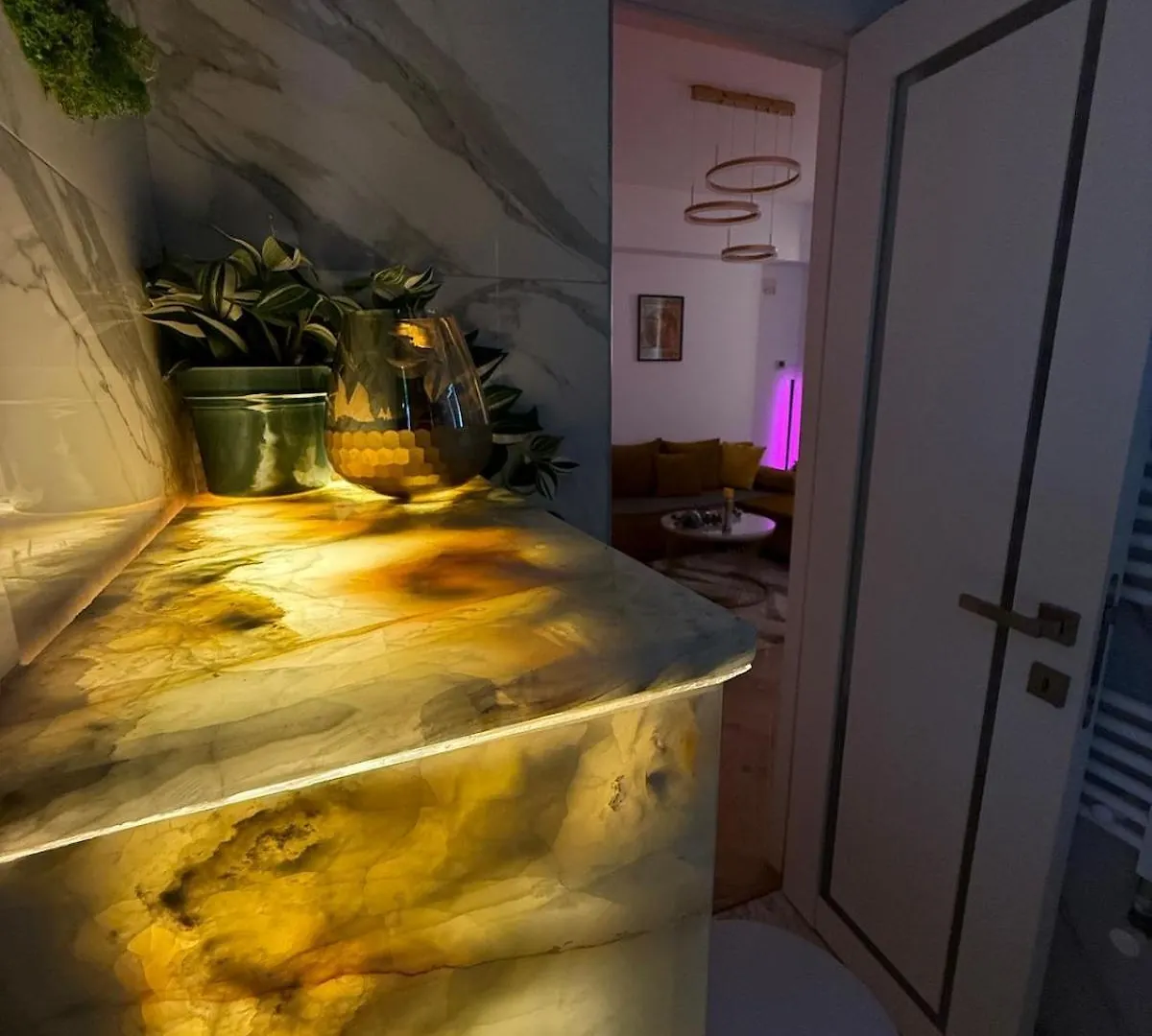 Luxury Oldtown Bucharest Apartment 0*,