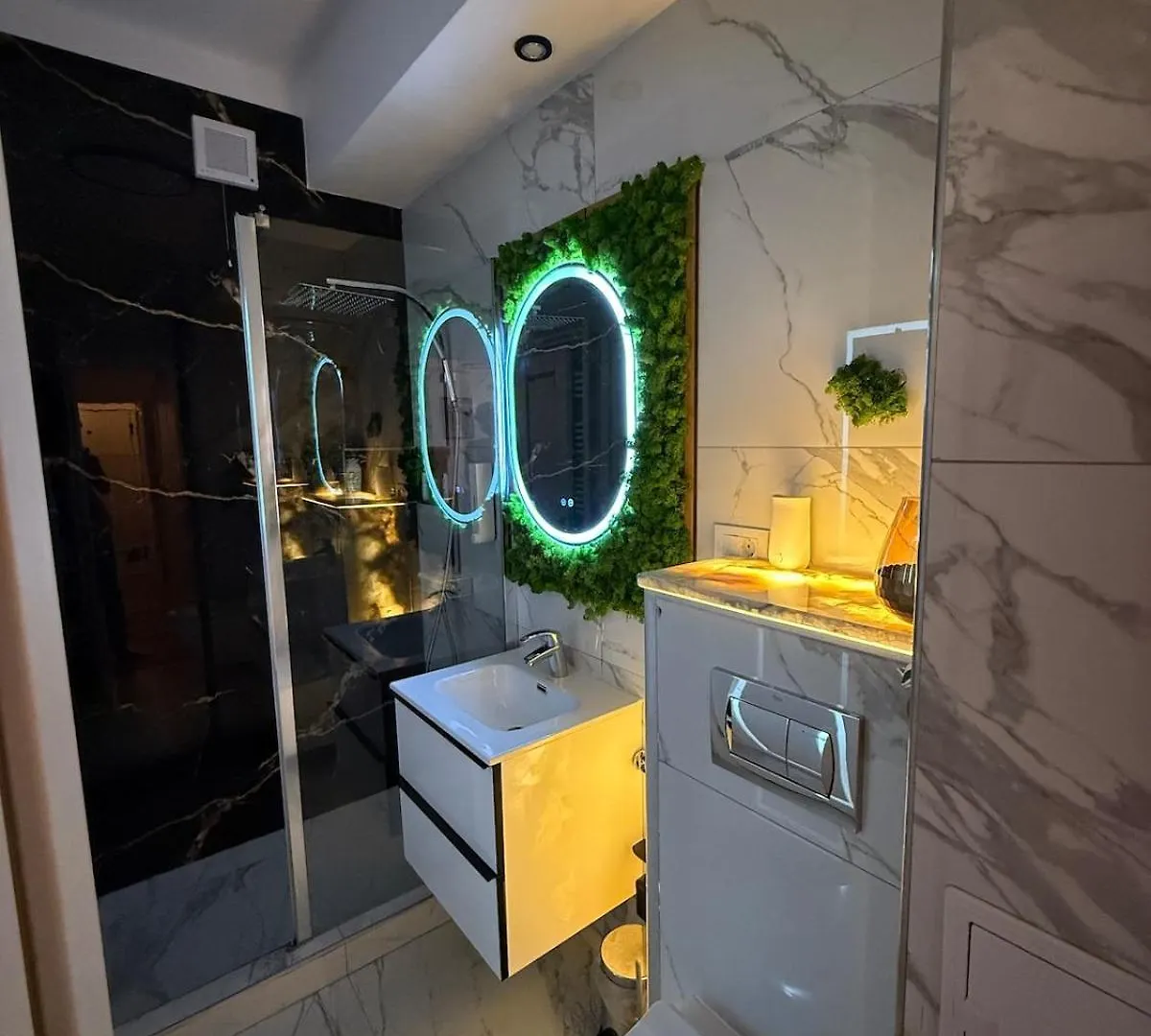 Luxury Oldtown Bucharest Apartment 0*,  Romania