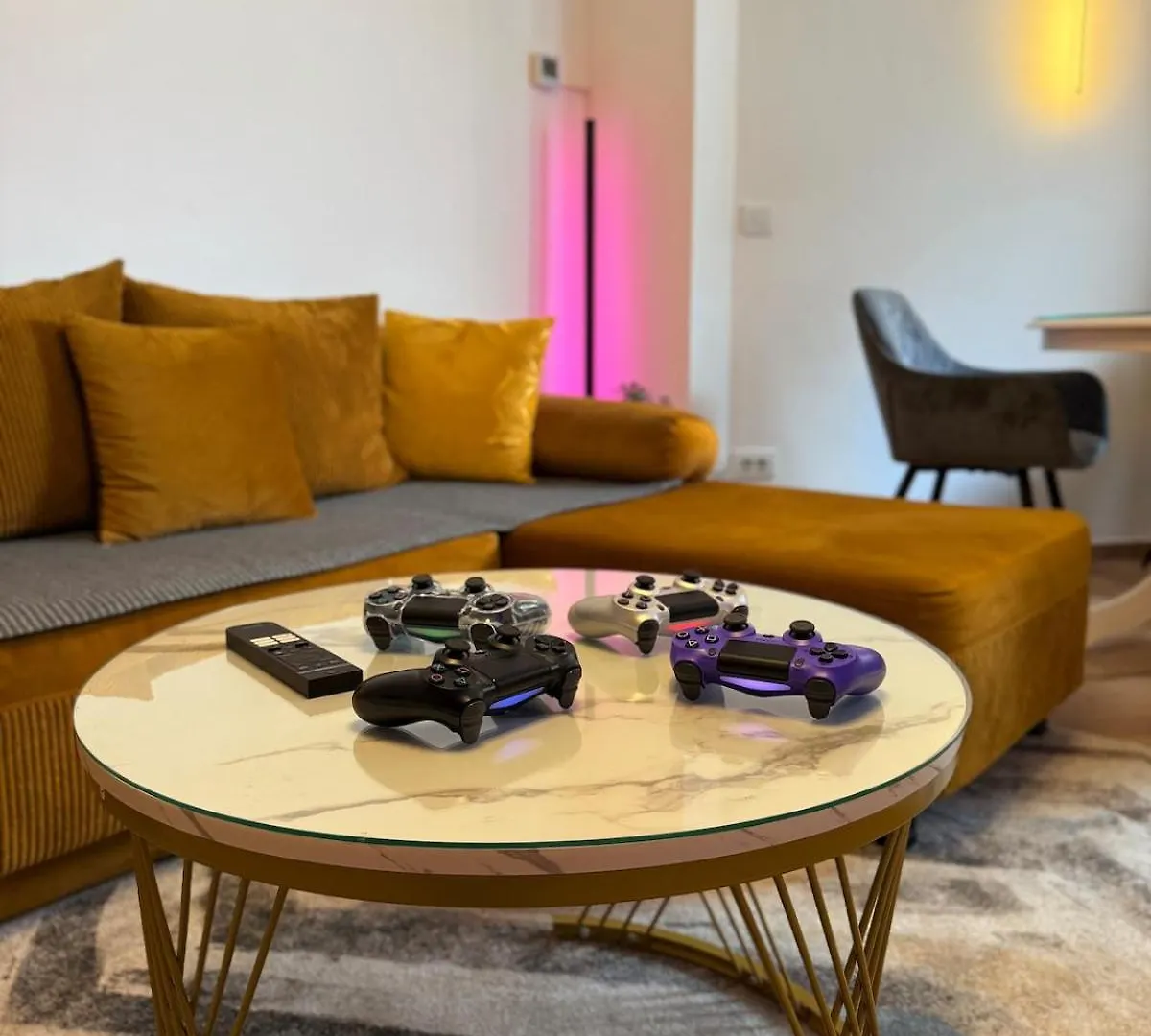 Luxury Oldtown Bucharest Apartment Romania